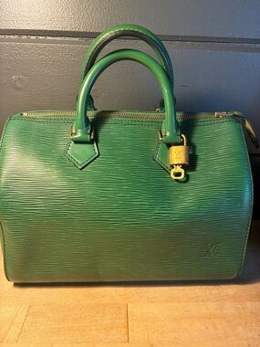 Louis Vuitton Borneo Green Epi Speedy 25 Satchel!